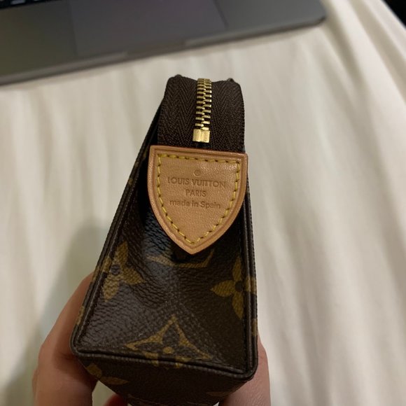 Louis Vuitton Toiletry Pouch 15 - Picture 2 of 5